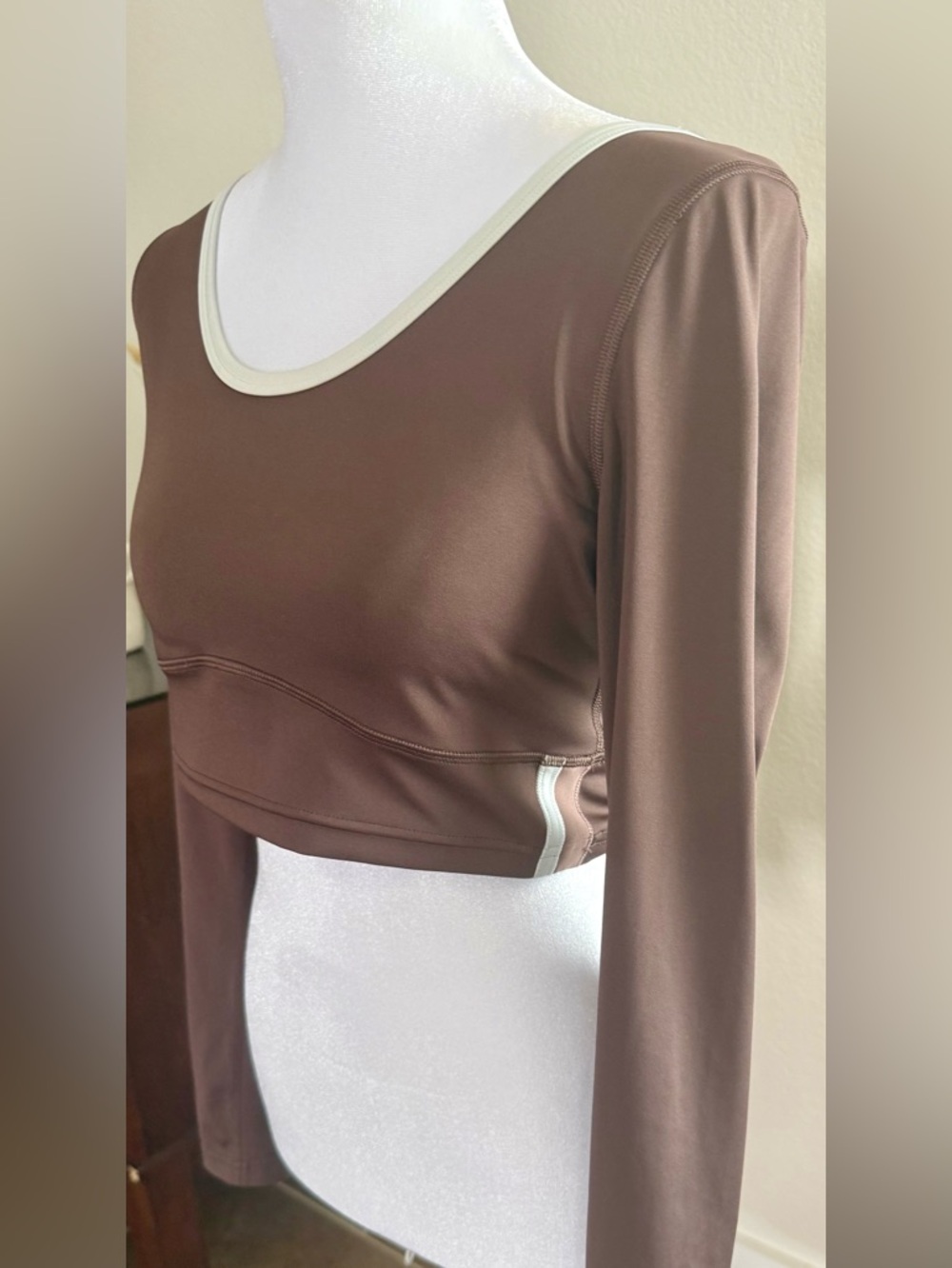 Gymshark Long Sleeve Crop Top Brown White Trim Open Back Size M